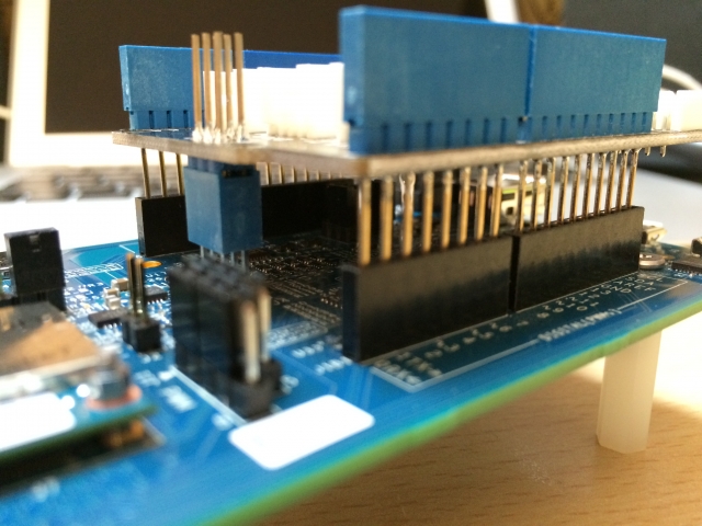 Grove Starter Kit for Arduino on Intel Edison Kit for Arduino side view