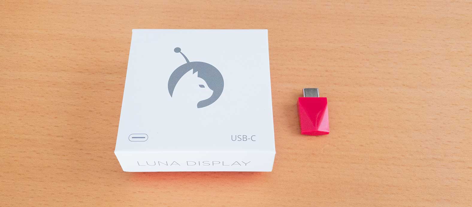 Luna DisplayのパッケージとUSB Type-Cのデバイス